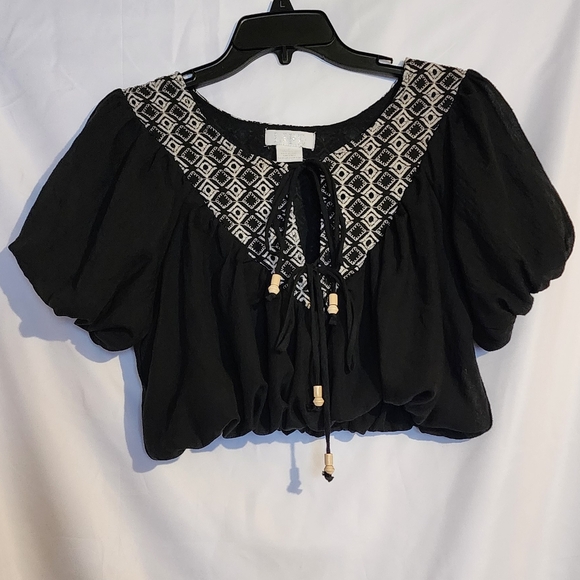 Black Embroidered Cropped Women's Top - Picture 1 of 5
